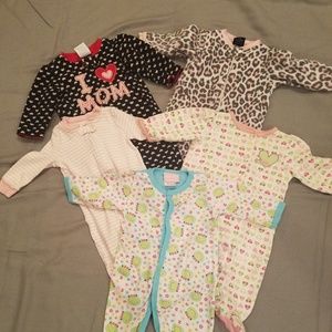 5 pieces Girls footed sleepers 6m